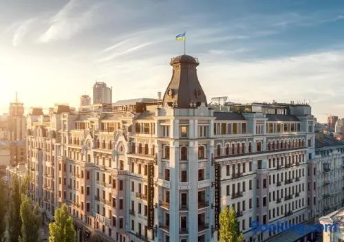 Premier Palace Hotel Kyiv - Image 1
