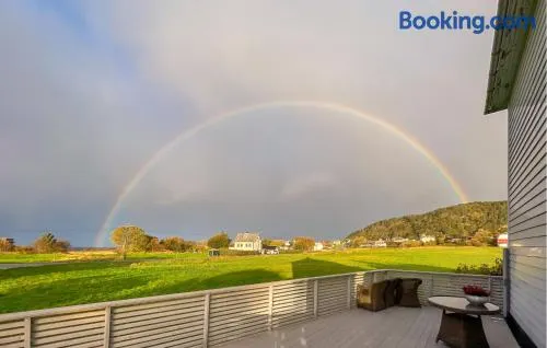 3 Bedroom Cozy Apartment In Myklebost - Image 1