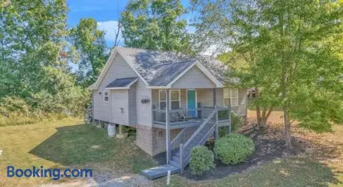 Whiskey River Lake Retreat - Image 1