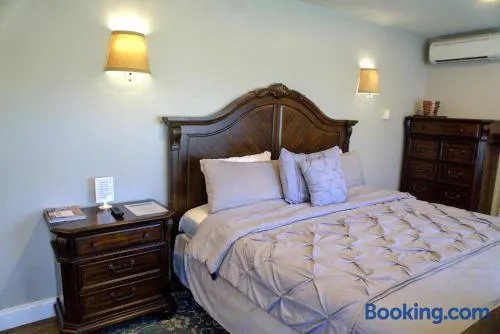 Cameron Estate Inn - Image 1
