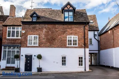 Little George, Henley-in-Arden Luxury Apartment with Private Parking - Image 1