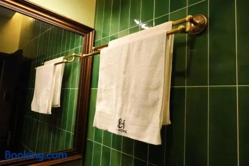 Yuyuan Road Apartment - Image 1