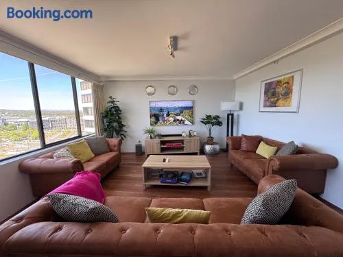 Canberra City View Apartment - Image 1