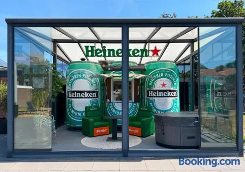 Sixpack met jacuzzi, airco en parkeergelegenheid - Image 1