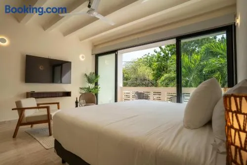 Versatile Studio Cowork Fast WiFi and Prime Location - Image 1