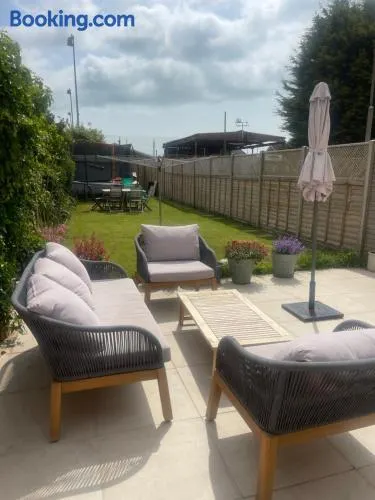 Lancing Seaside Home near Station - Image 1