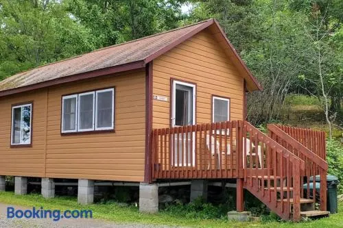 Marina View 1 Bedroom Sunset Cabin - Image 1