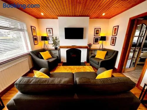 Comfy Cottage - Image 1