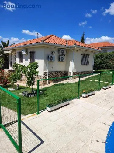 Chalet familiar con Piscina en Casar de Escalona,lugar ideal para visitar Puy du Fou - Image 1