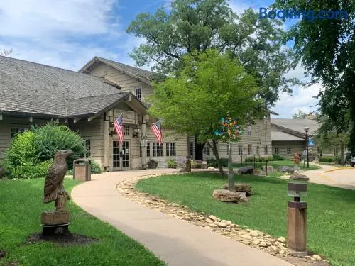 Starved Rock Lodge - Image 1