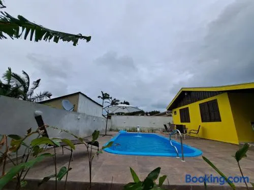 Acácias - Casa com Piscina e Quadra de Vôlei - Image 1