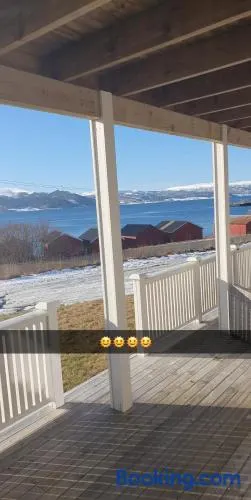 Hus ved sjøen - Image 1