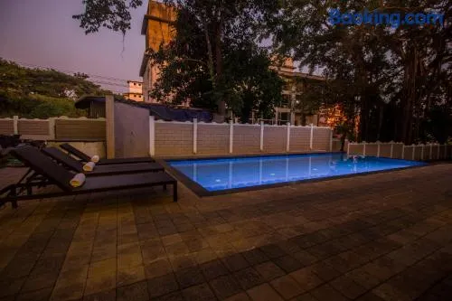 Woodside Retreat Serviced Apartments, 100 meters from baga river - Image 1
