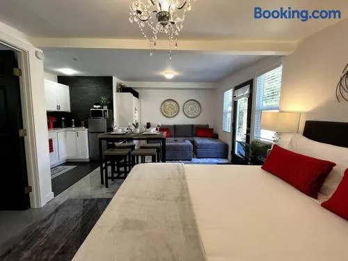The Hudson Suite Spot - Studio Apt Close to ASU - Image 1