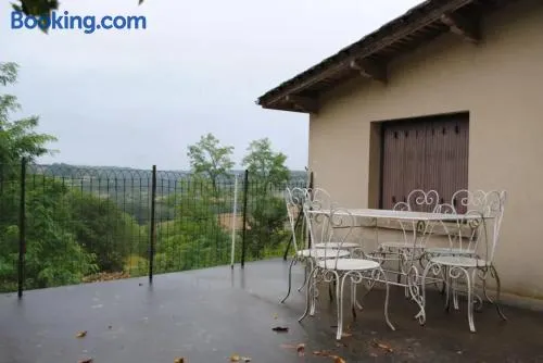 Maison chaleureuse en Pays de Belvès avec terrasse et jardin - Image 1