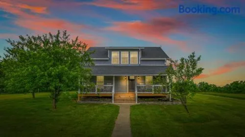 Spacious Home 4BR Fire Pit, Patio Hot Tub - Image 1