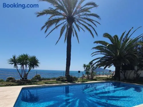 SOLETE - Apartamento con vistas, acceso directo al mar, piscina y parking by Redi - Image 1