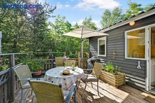 Authentic Holiday Cottage Near Fjellerup Beach - Image 1