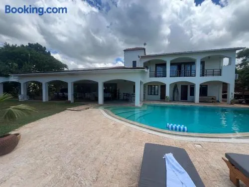 Vipingo Ridge Luxury 4-Bedroom Villa with Pool & Sea Views - Image 1