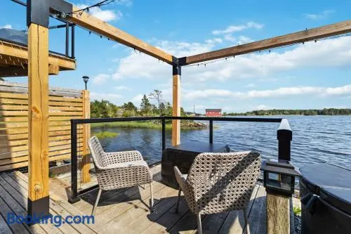 Private Oceanfront Suite Hot Tub & Fireplace - Image 1