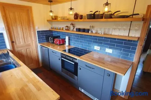 Ty Taf- 2 Bed Cottage with Quick & Easy Transport Links to Cardiff Centre - Image 1