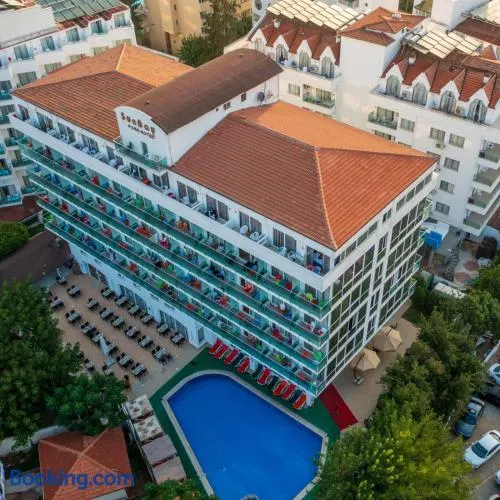 Sunbay Park Hotel - Image 1
