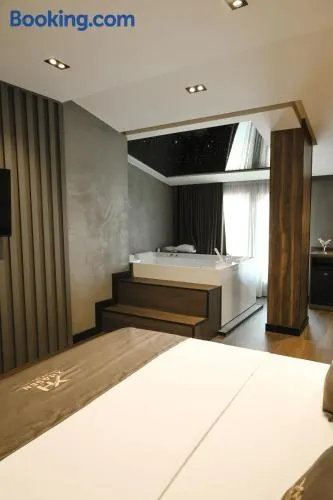 Xhasen Hotel & Cafe - Image 1