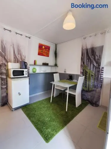 Petite maisonnette de plein pied - Image 1