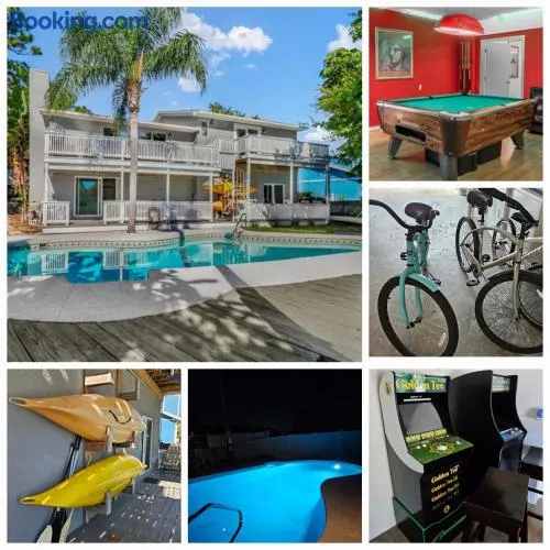 Palm Harbor Waterfront with pool & Game room - Image 1