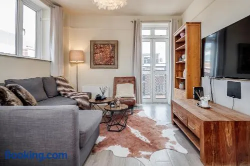 Perfect Location 2 Bed South Kensington Knightsbridge Chelsea with AC - Image 1