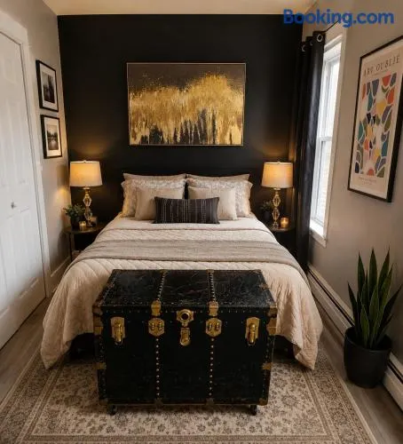 Cozy One Bedoom apartment - Image 1