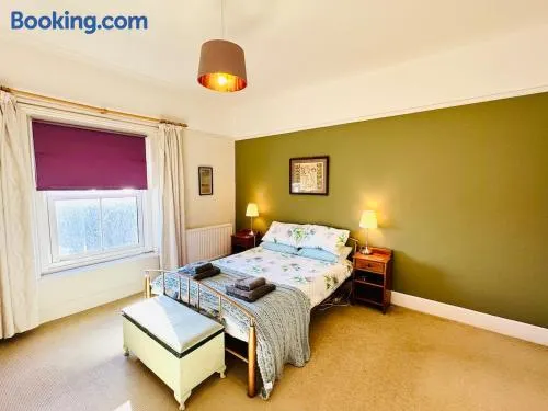 NEW Seabreeze Large Family Apt Sea Views Ventnor - Image 1