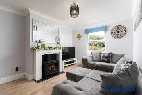 Large newly refurbished modern house, part sea views, south facing garden, parking - Image 1