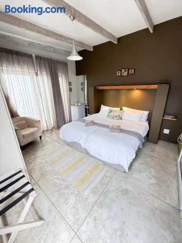 Atlantic-Square Guesthouse - Image 1