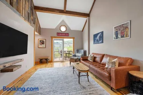 Updated townhome - Walk to Holiday Valley - Image 1