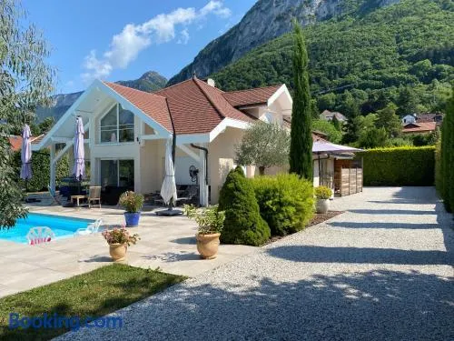 Beau studio au bord du lac et de la piste cyclable - Image 1
