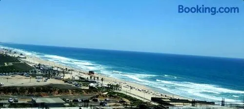 מלון דירות על הים בת ים 39 - Image 1
