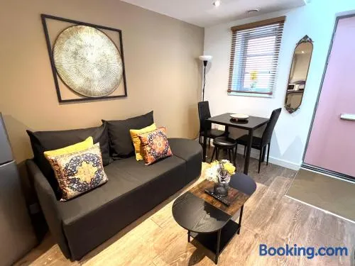 Glastonbury Hidden Passage, Split Level 1 Bedroom Apt - Image 1