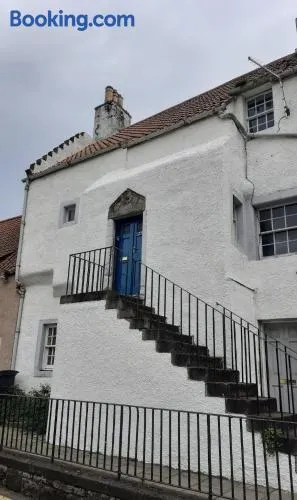 Cosy seaside flat - 40 min to Edinburgh - Image 1