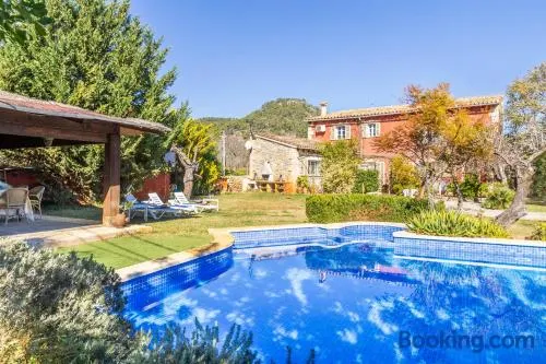 Et landhus med pool i Mallorca perfekt til 6 personer. - Image 1