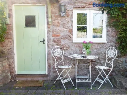 Hollies Cottage - Image 1