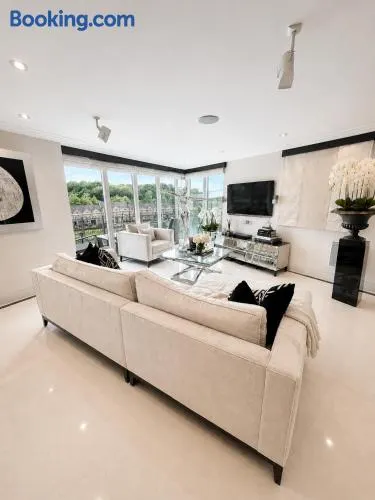 Ultra-Luxe 3BD, 2BR Penthouse, One of a Kind - Image 1