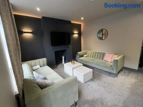 Cottage in Holmfirth Centre - Image 1