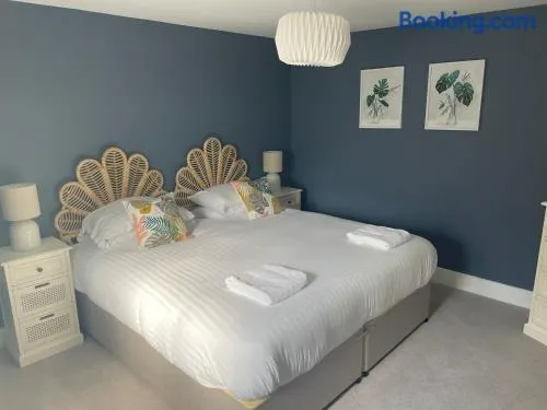 No 18 2 Bed Town Centre Apartment - Image 1