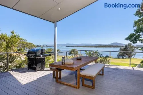Pelican Retreat - Pet Friendly - Absolute Waterfront - Image 1