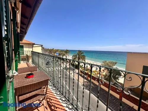 Casa Panorama - Spazioso Trilocale con Balcone Vista Mare - Image 1