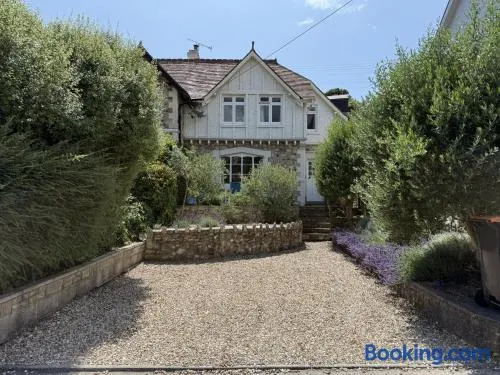5 Belmont Terrace - Image 1