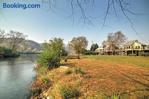 Rustic Reliance Cabin: Fly Fish the Hiwassee River - Image 1