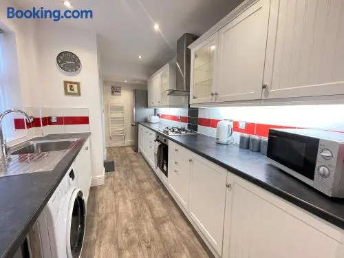 Marine Apartment Whitley Bay Seaside Location Free Onsite Parking - Image 1