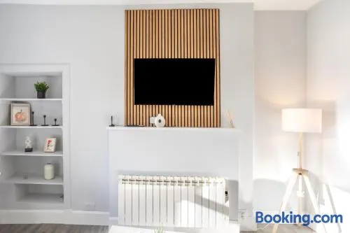 Beautiful Ground Floor Apartment - Image 1